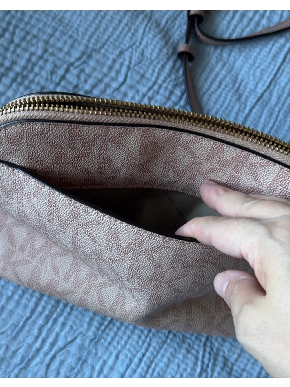 Michael Kors Blush and White Stripe Signature Crossbody - Picture 3 of 3